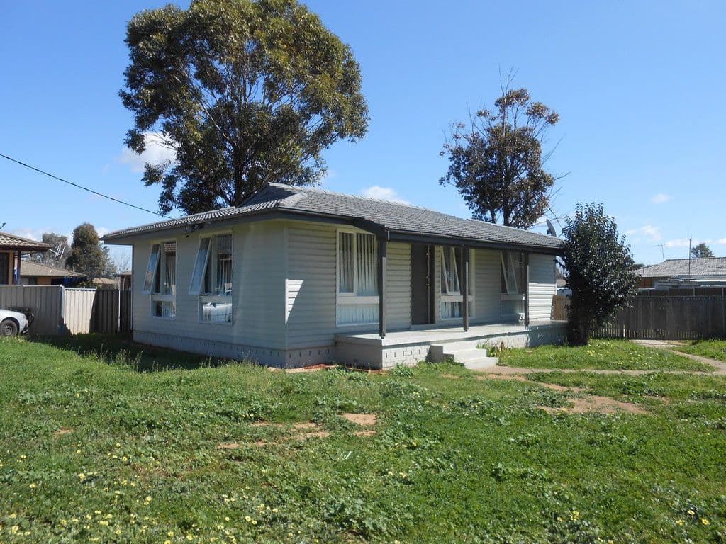 42 Cole Road, Tamworth NSW 2340, West Tamworth - Image 1
