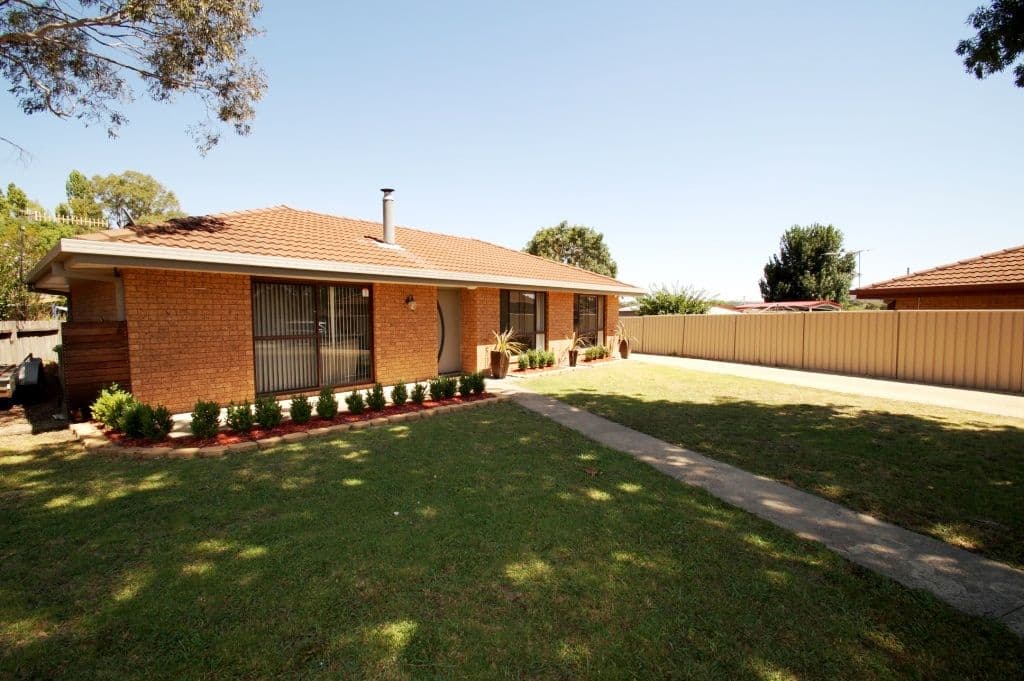 10 Phyllis Crescent, ARMIDALE NSW 2350, Armidale - Image 1