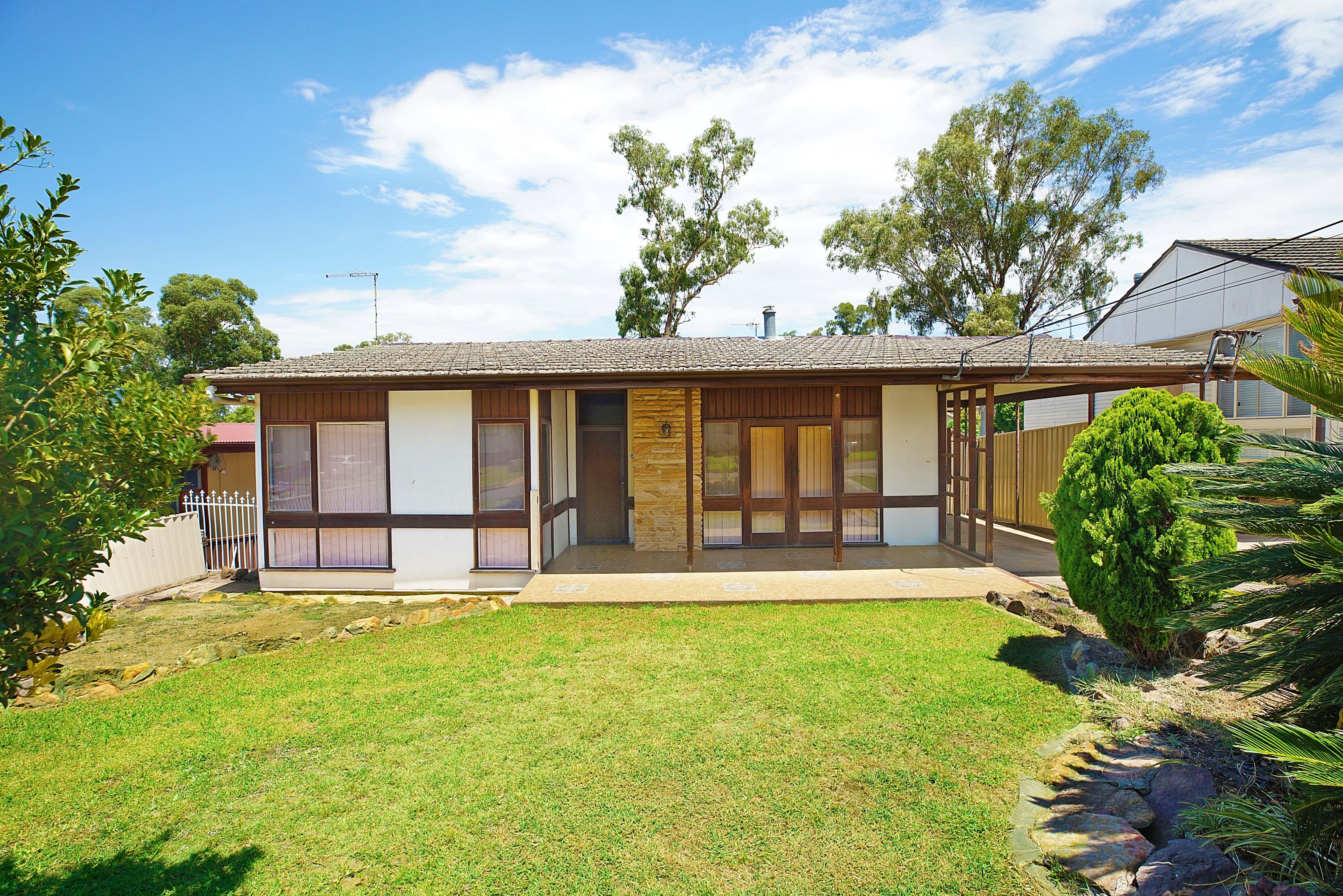 12 Dundee Street, Cambridge Park - Image 1