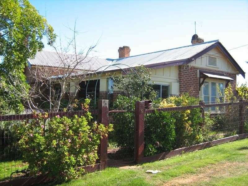 19 Taylor Road, YOUNG NSW 2594, Young - Image 1