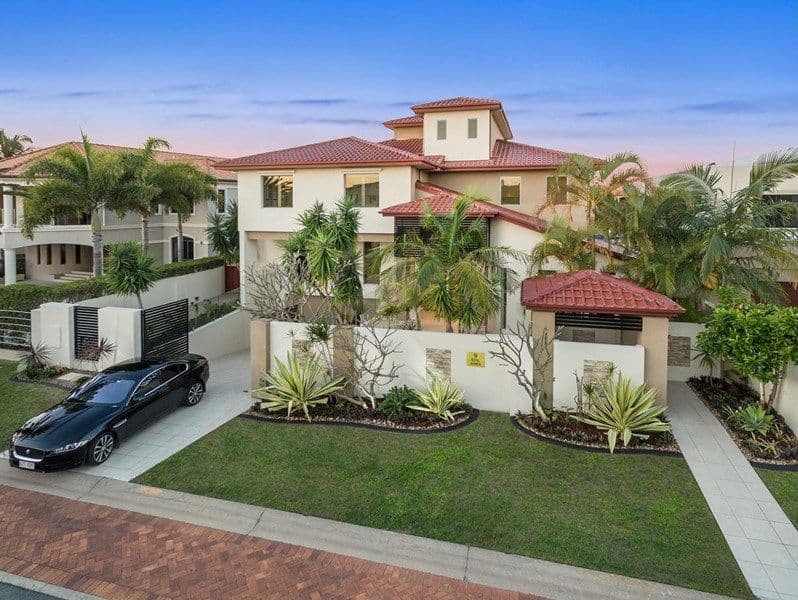 9 King James Court, Sovereign Islands QLD 4216, Paradise Point - Image 1