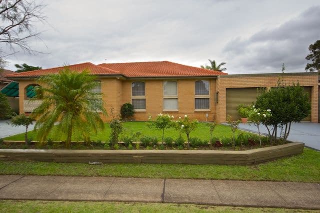 10 Dandenong Close, BOSSLEY PARK NSW 2176, Bossley Park - Image 1