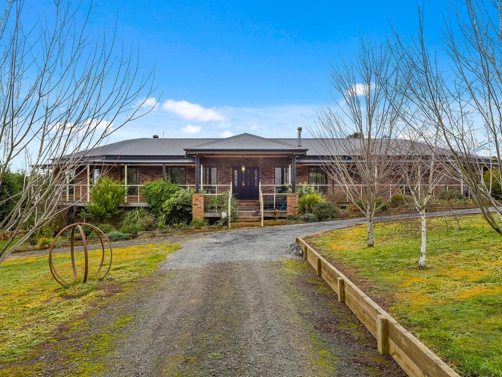 100 Donovans Road, Woodend VIC 3442, Woodend North - Image 1
