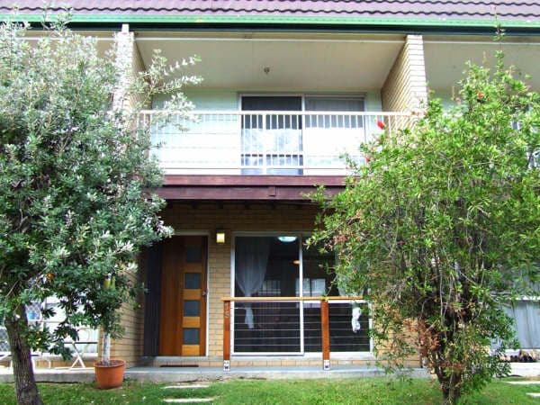 MOUNT WARREN PARK QLD 4207, Mount Warren Park - Image 1