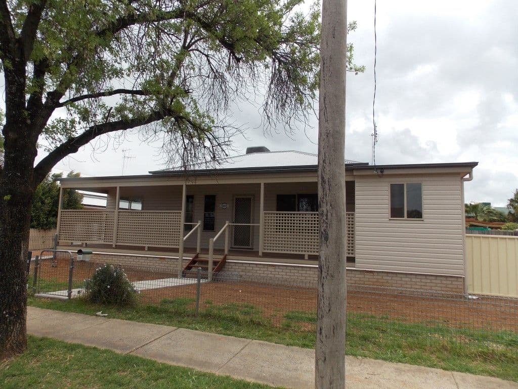 56 Dalton Street, PARKES NSW 2870, Parkes - Image 1