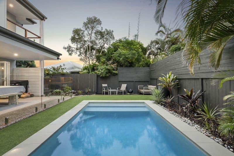 4 Lipton Street, Sunrise Beach - Image 1