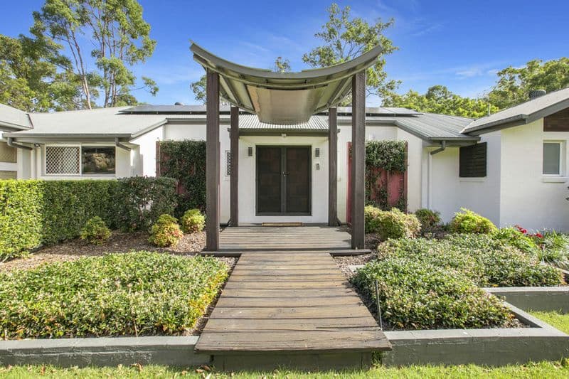 21 Talisman Court, Eatons Hill - Image 1