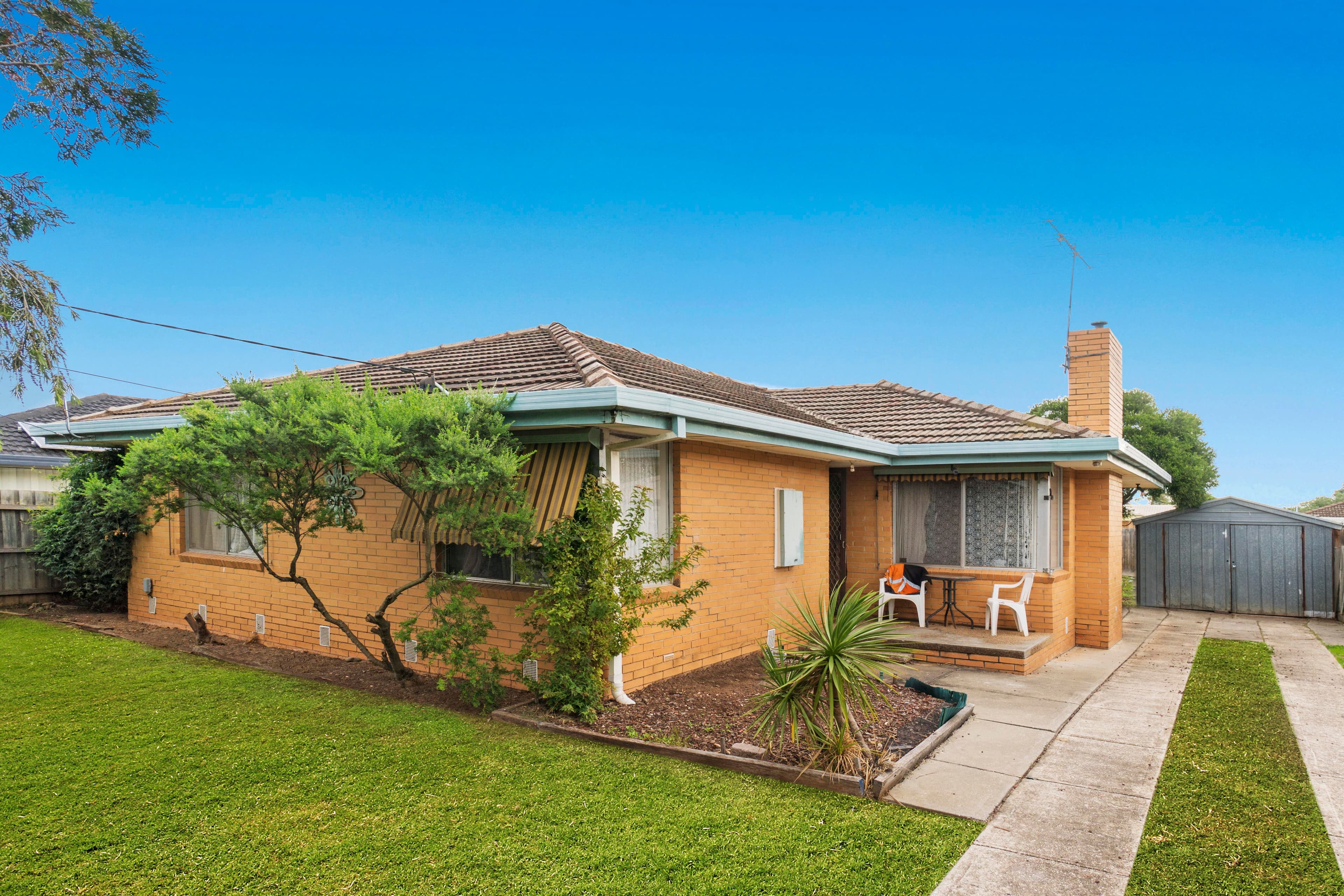 19 Kingsford Avenue, Melton South VIC 3338, Melton South - Image 1