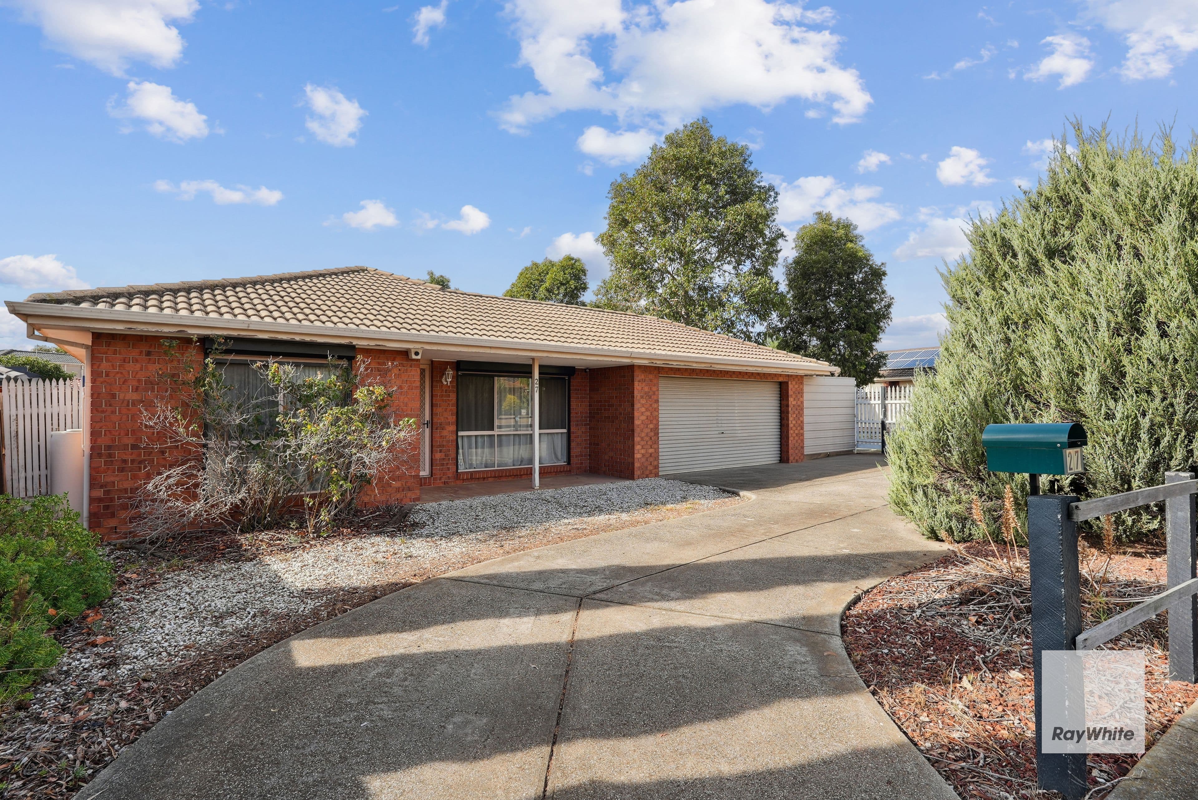 27 Manchester Drive, Sydenham VIC 3037, Sydenham - Image 1