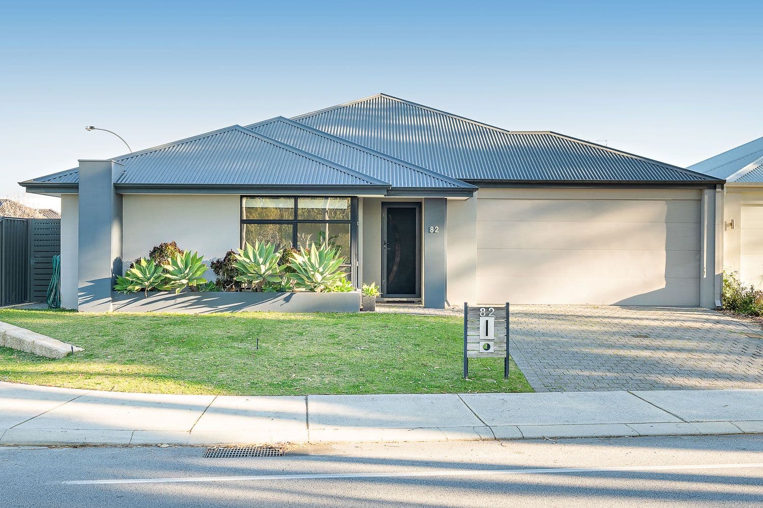 82 Windermere Boulevard, Aveley WA 6069, Aveley - Image 1