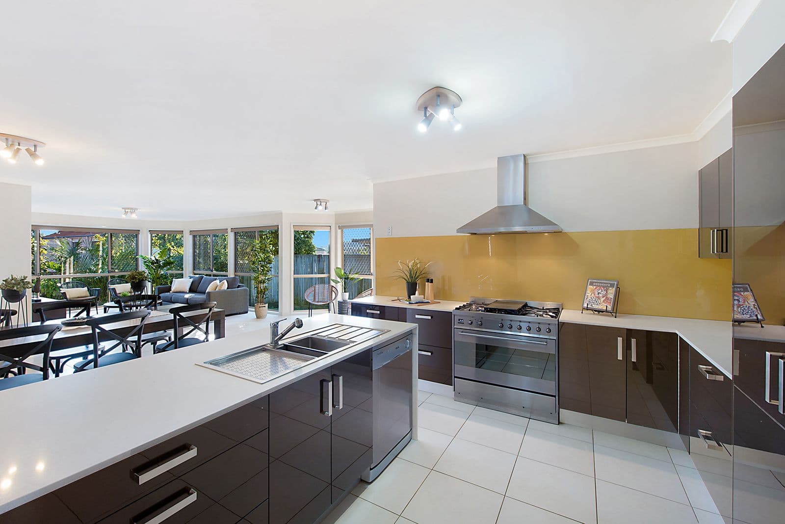 55 Coventry Circuit, Carindale QLD 4152, Carindale - Image 1