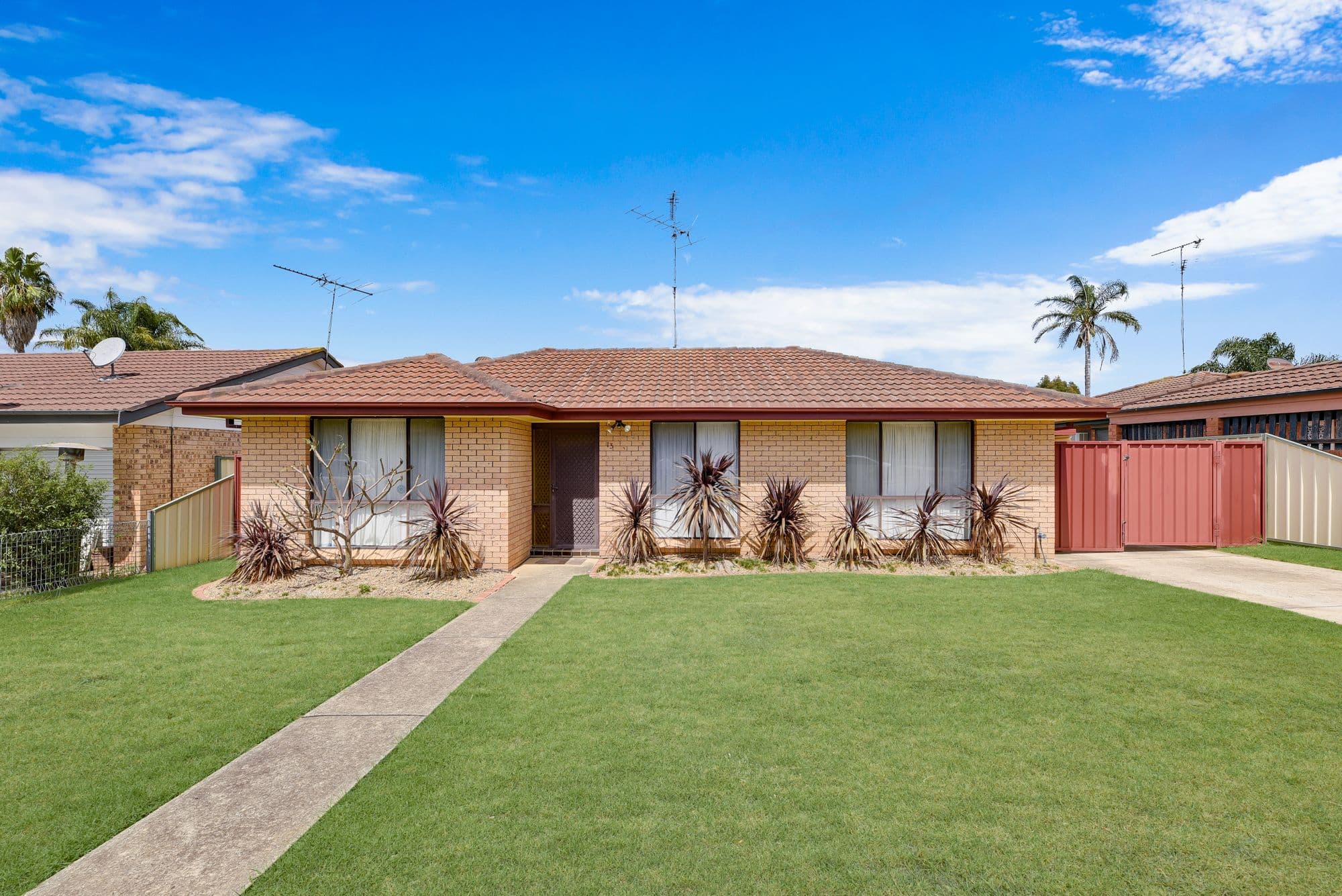 13 Dalkeith Place, St Helens Park - Image 1