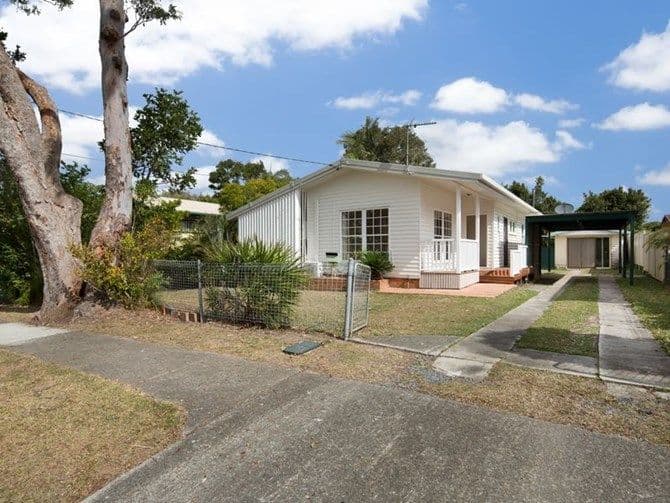 10 Heydon Avenue, Labrador QLD 4215, Labrador - Image 1