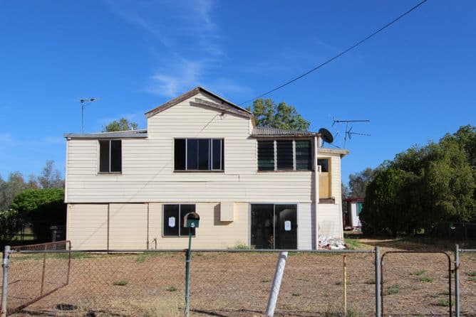5 Parry Street, Charleville QLD 4470, Charleville - Image 1