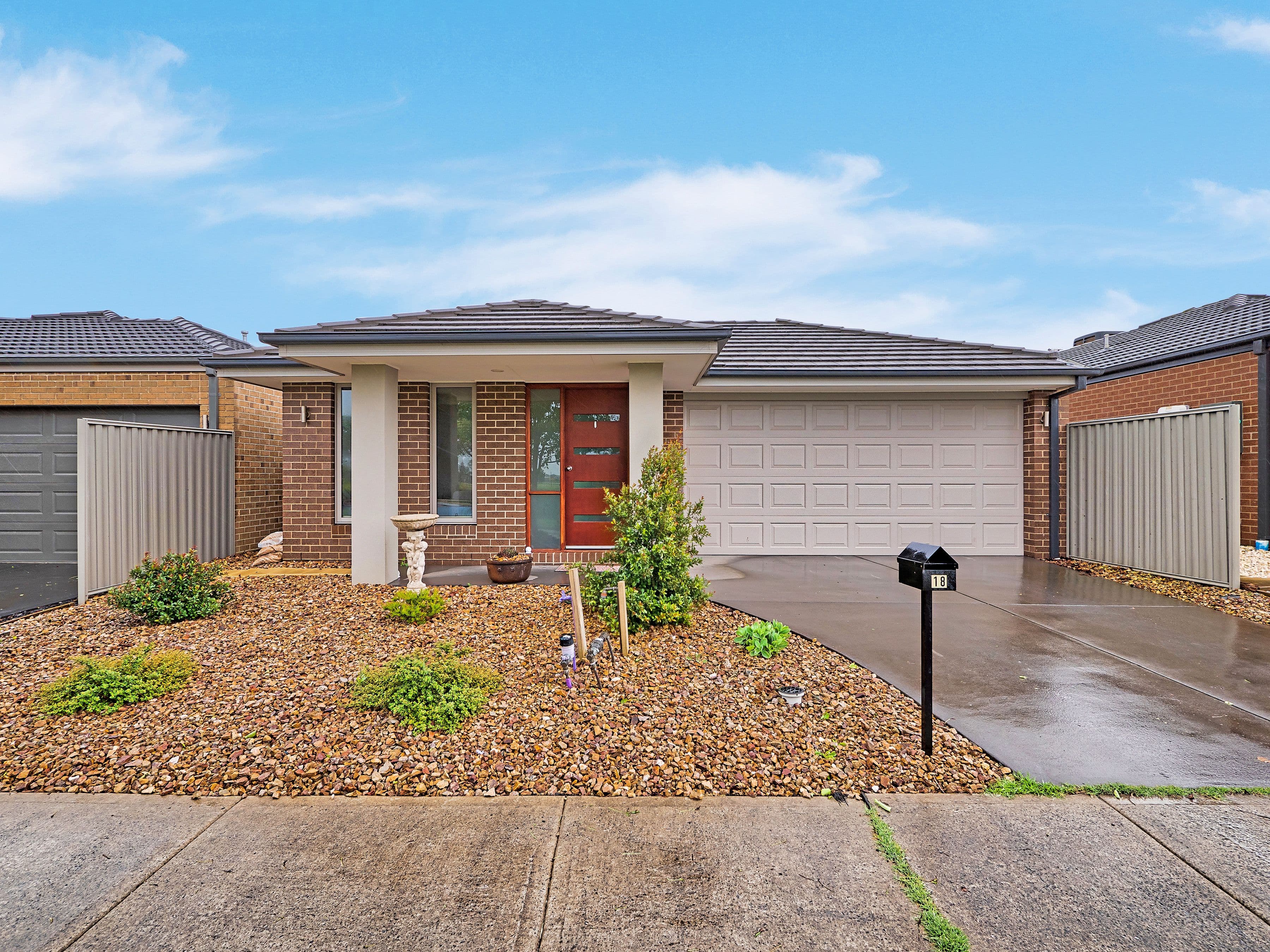 18 Scullin Street, Cranbourne East VIC 3977, Cranbourne East - Image 1