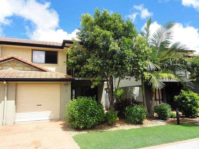 7 Nev Close, WISHART QLD 4122, Wishart - Image 1