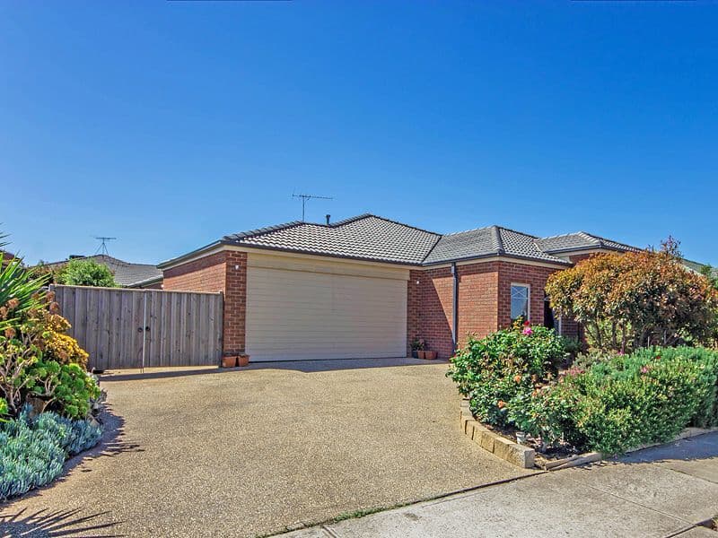 82 Inglewood Drive, BURNSIDE HEIGHTS VIC 3023, Burnside Heights - Image 1