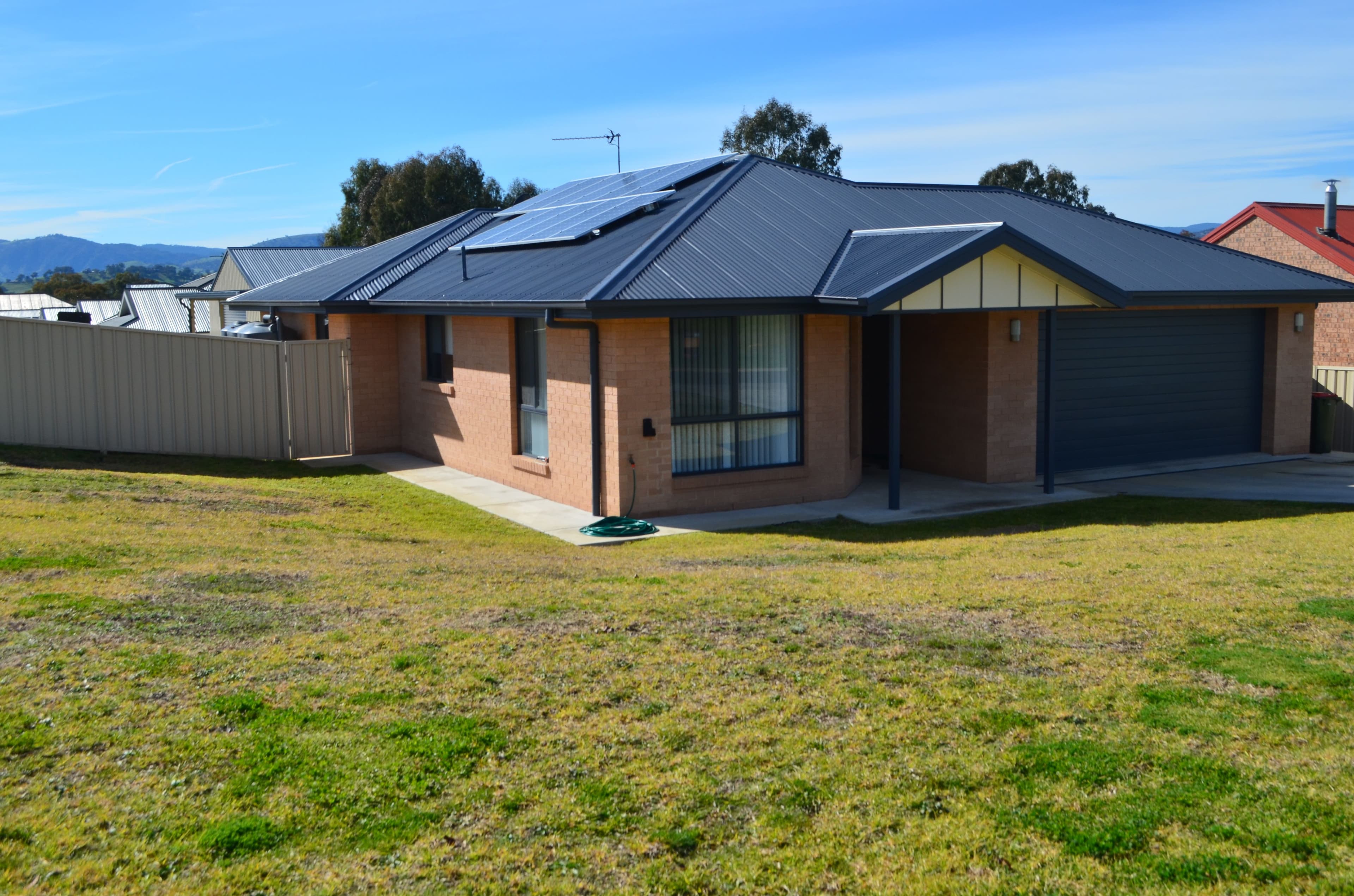 29 Jeffery Circuit, Tumut - Image 1