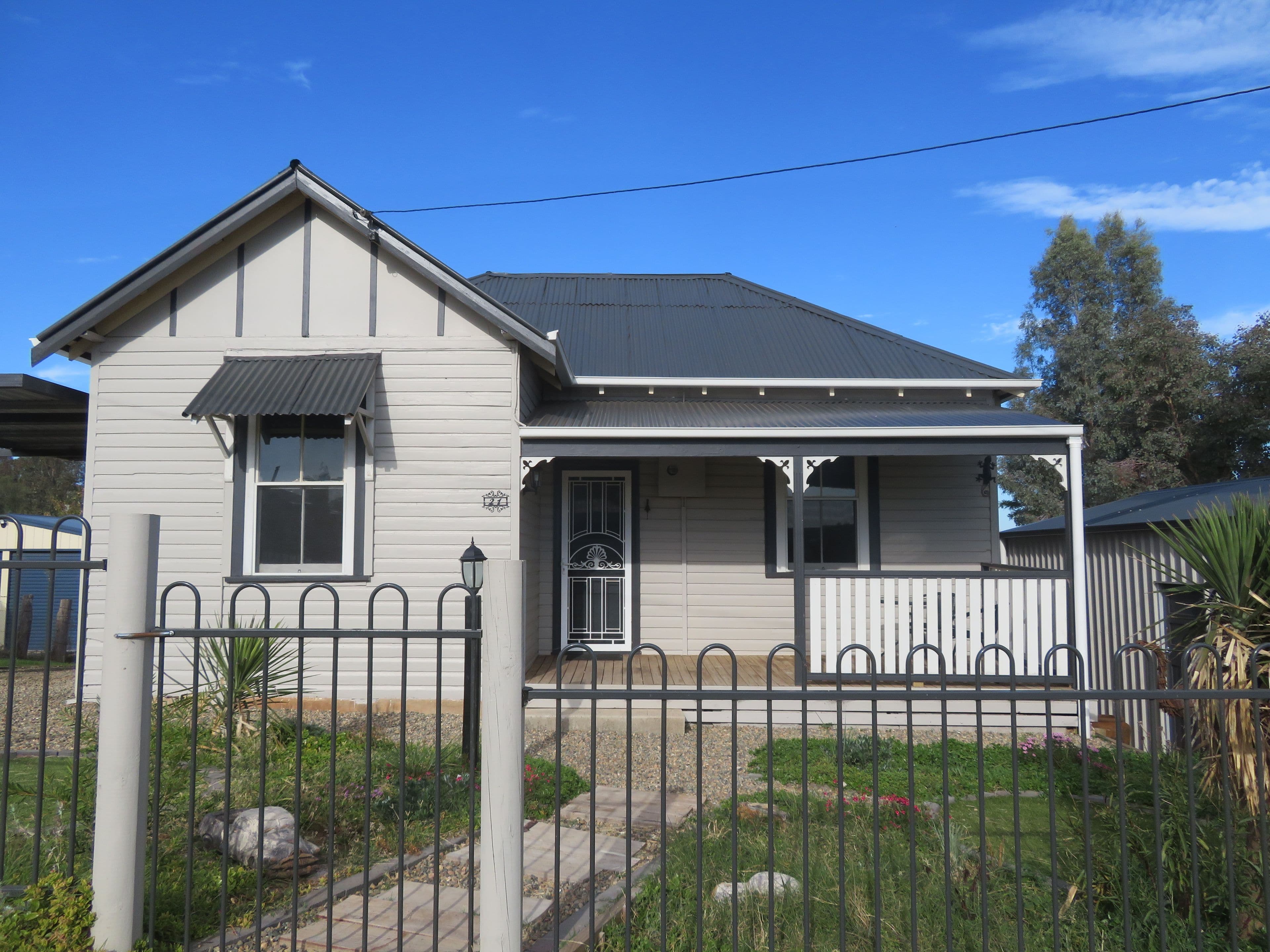 21 Tom Street, Gundagai NSW 2722, Gundagai - Image 1