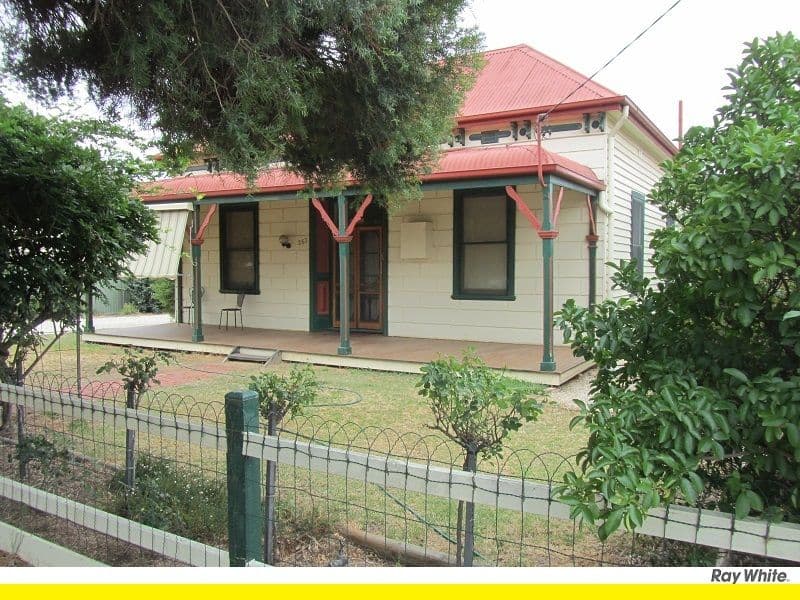 363 Trickett Street, Deniliquin - Image 1
