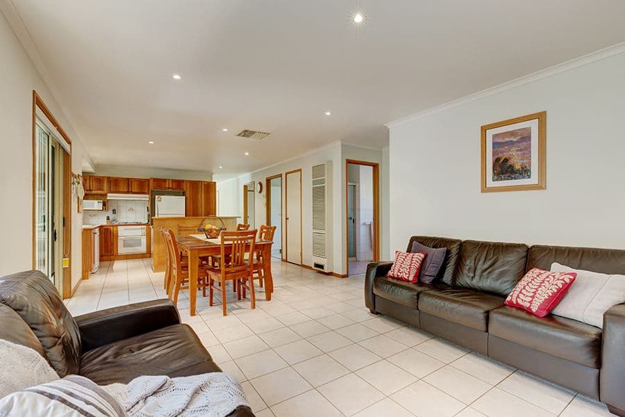 15 Doulton Drive, West Albury - Image 1