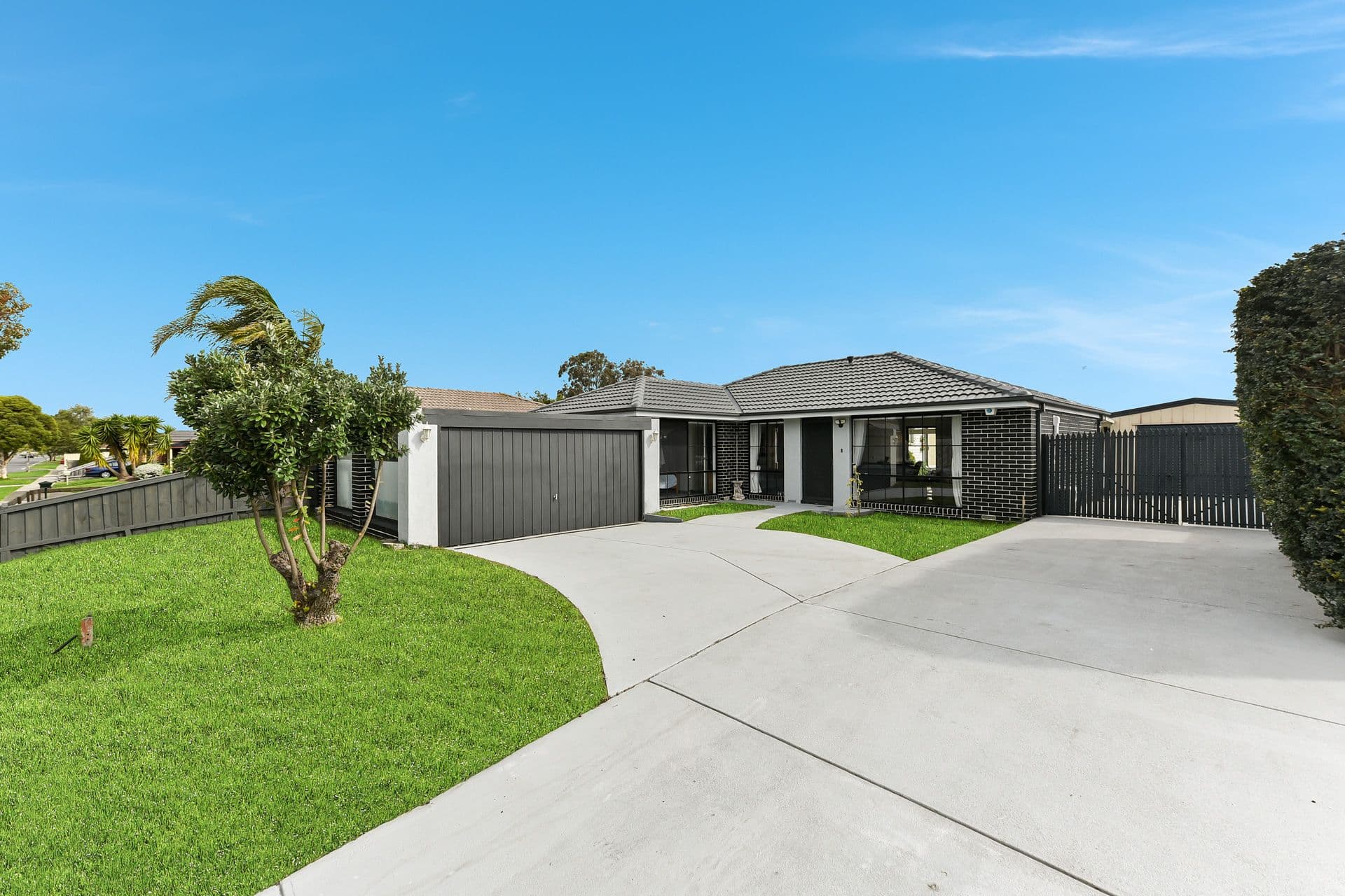 21 Lansell Drive, Cranbourne North VIC 3977, Cranbourne North - Image 1
