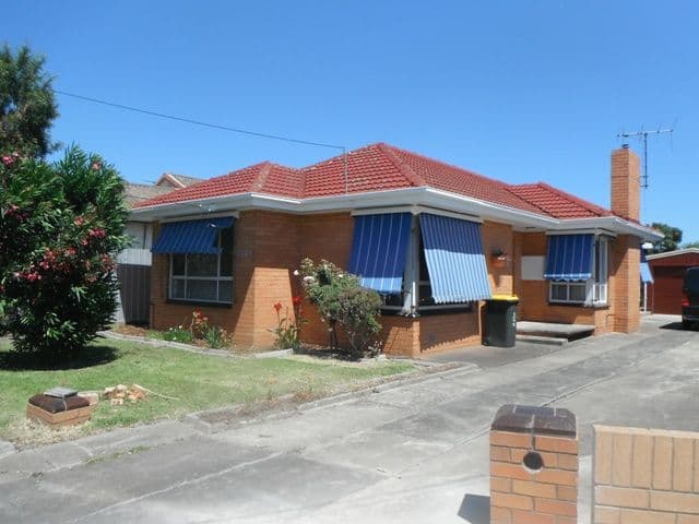 33 Railway Avenue, LAVERTON VIC 3028, Laverton - Image 1
