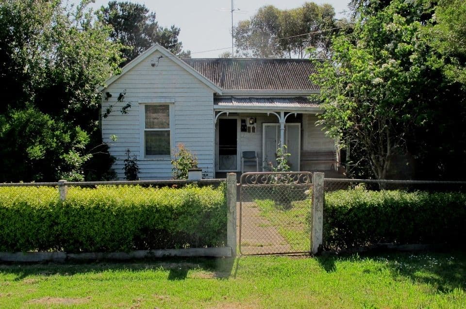 27 Laidlaw Street, HAMILTON VIC 3300, Hamilton - Image 1