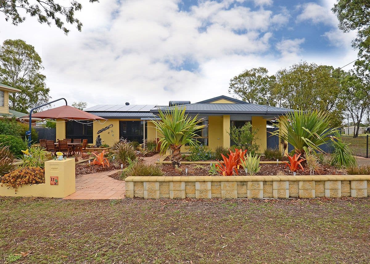 17 Helsham Street, POINT VERNON QLD 4655, Point Vernon - Image 1