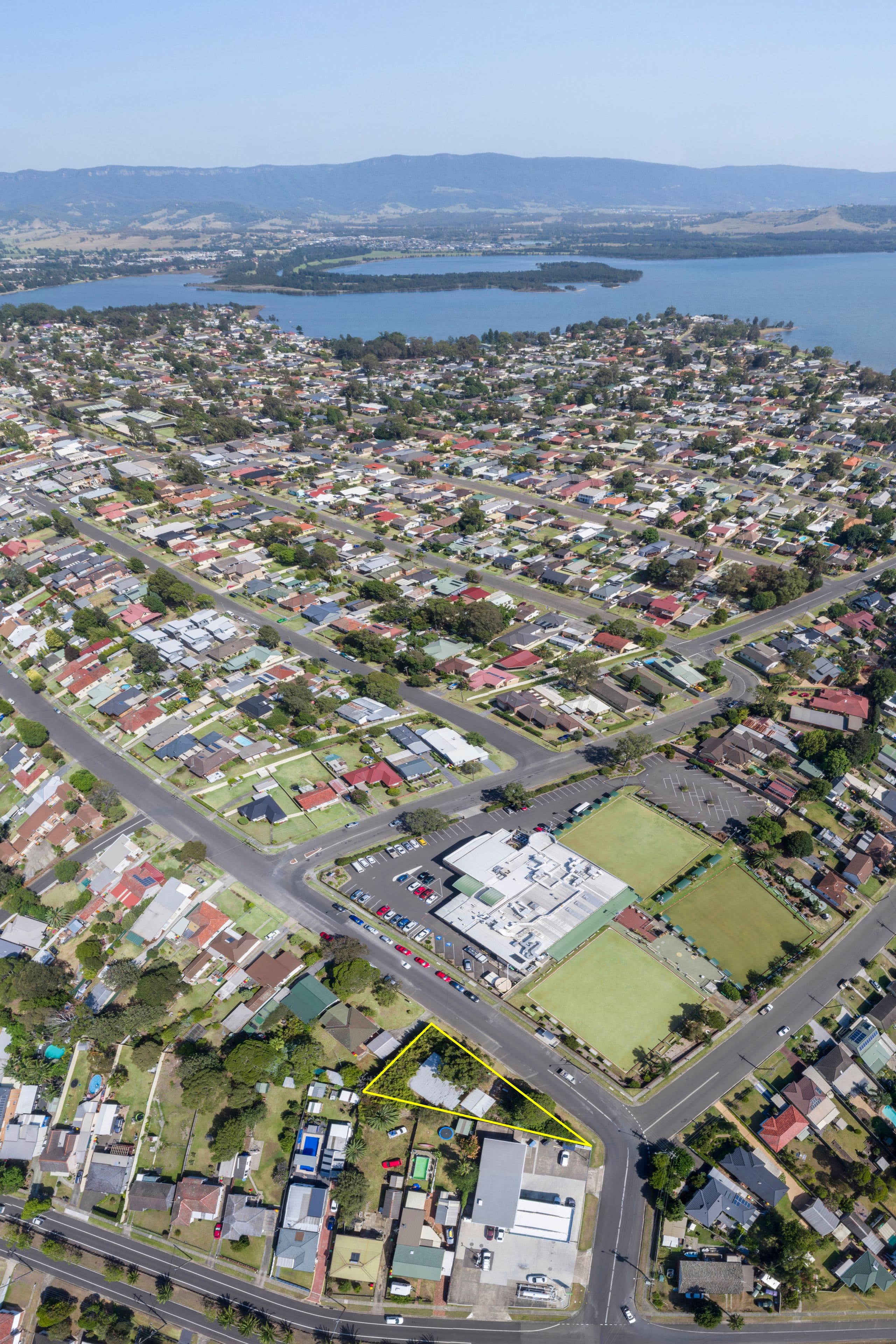 1 Kingston Street, Oak Flats - Image 1