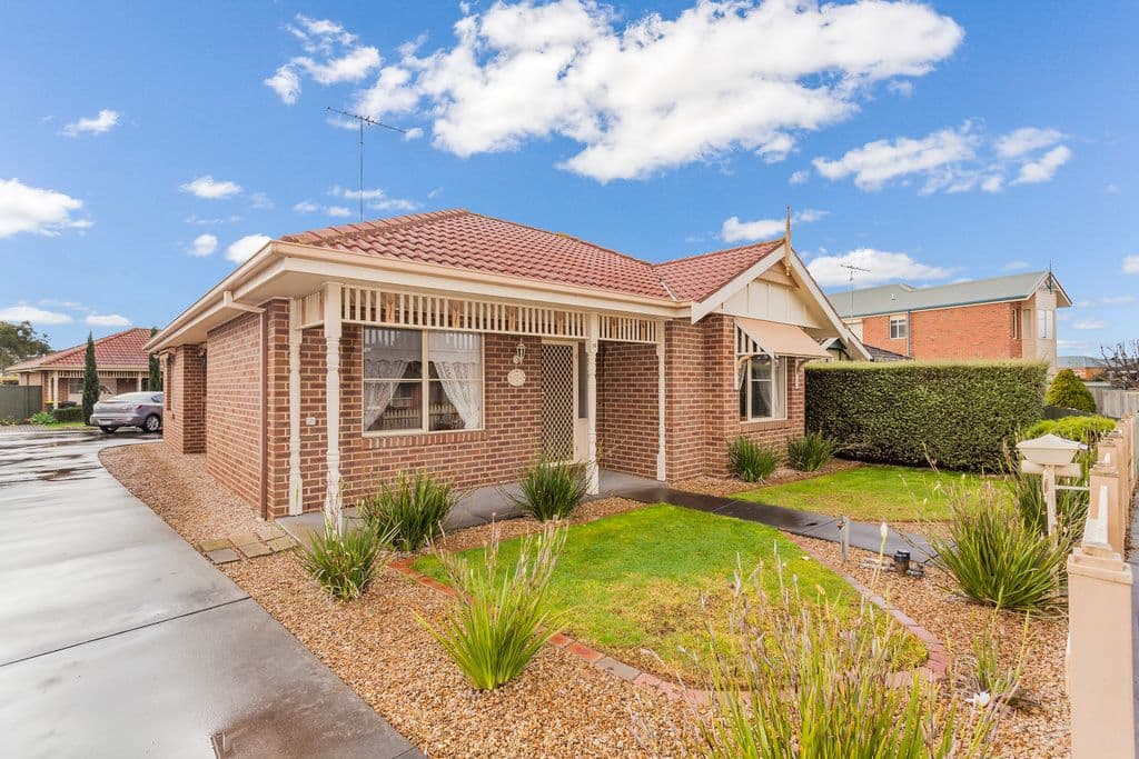 10 Meadowvale Drive, GROVEDALE VIC 3216, Grovedale - Image 1
