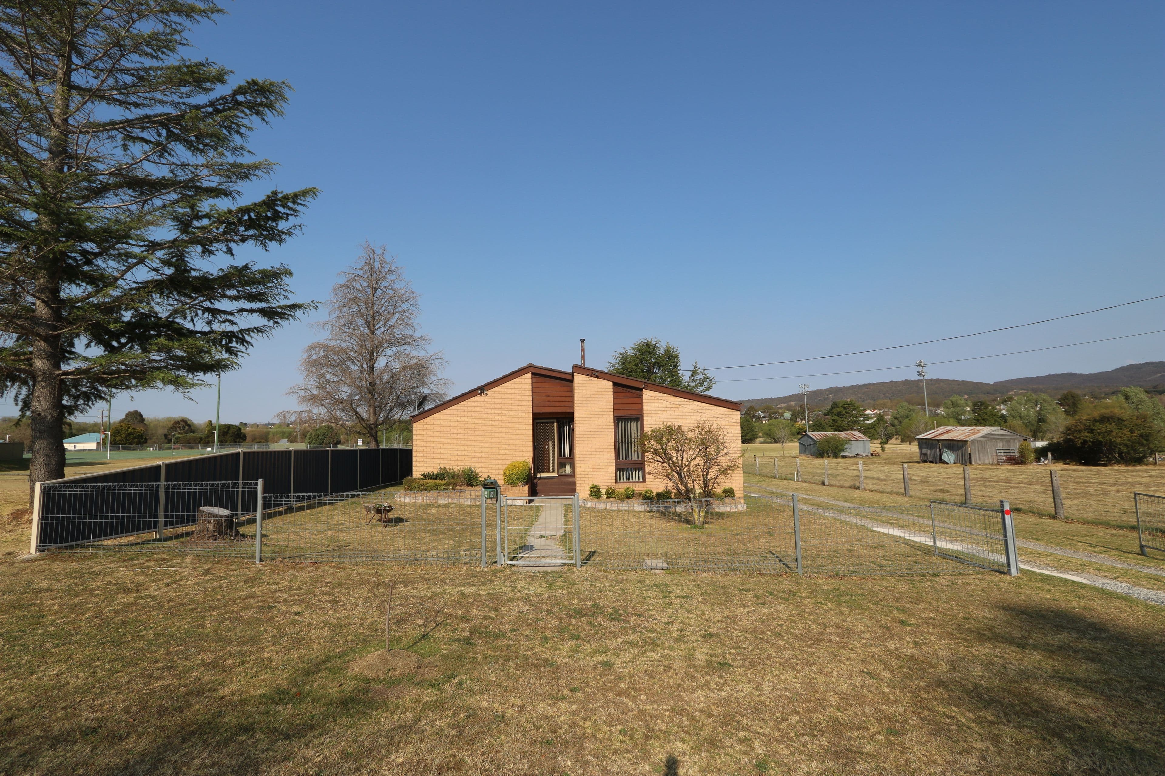 55 Duncan Street, Tenterfield - Image 1