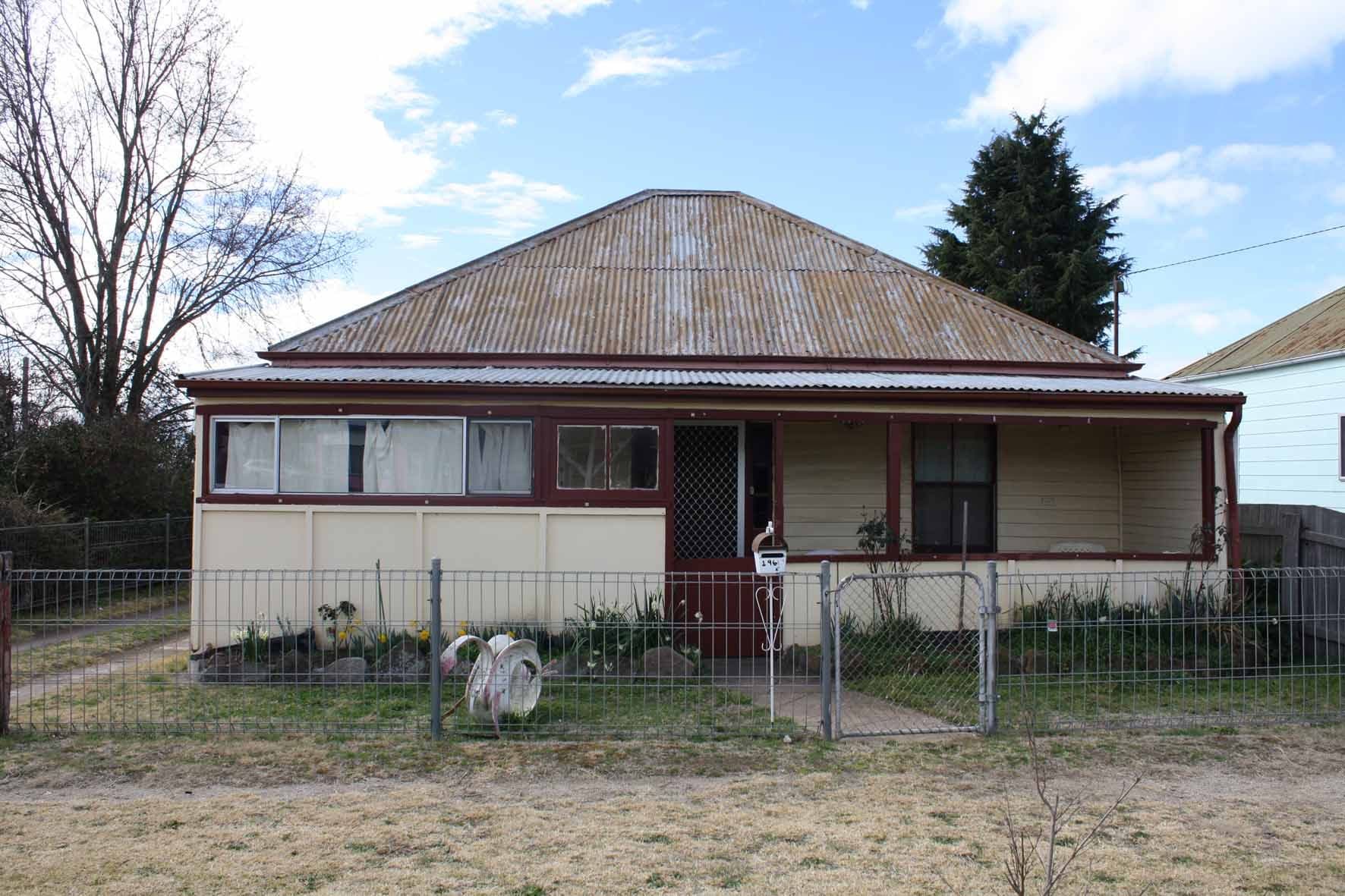 196 Ferguson Street, GLEN INNES NSW 2370, Glen Innes - Image 1