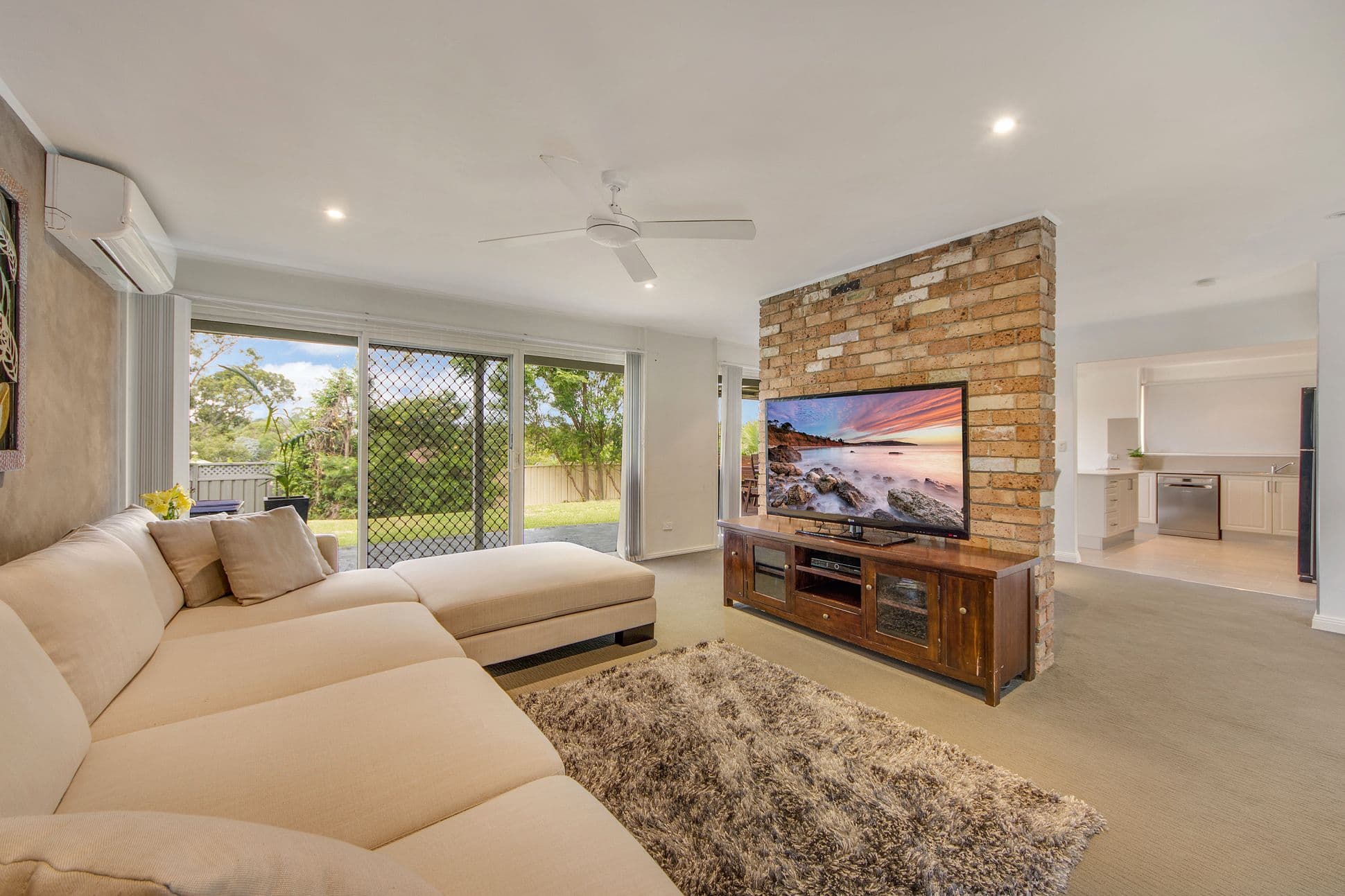 10 Pine Avenue, Bradbury - Image 1