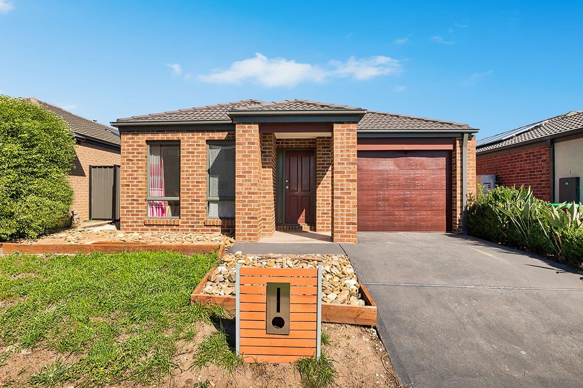 9 Rhinelander Close, Clyde North VIC 3978, Clyde North - Image 1