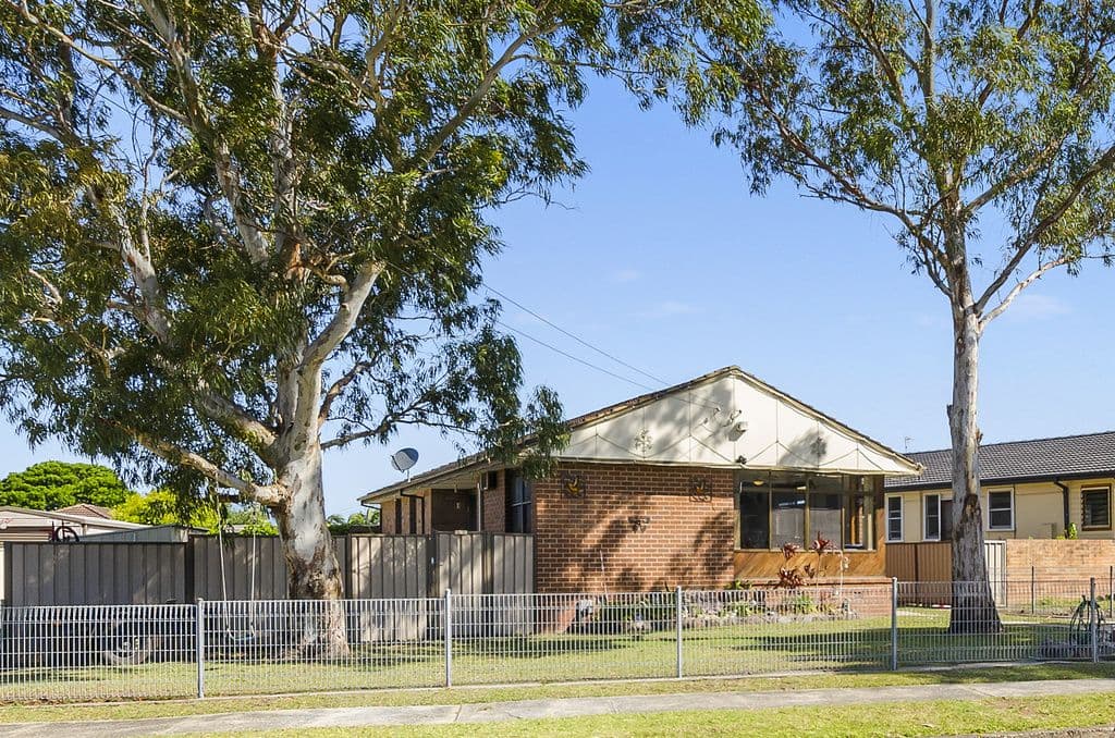 31 Eleebana Crescent, Koonawarra - Image 1