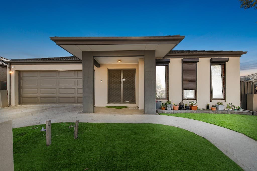 33 Finsbury Crescent, MANOR LAKES, VIC, 3024, Manor Lakes - Image 1