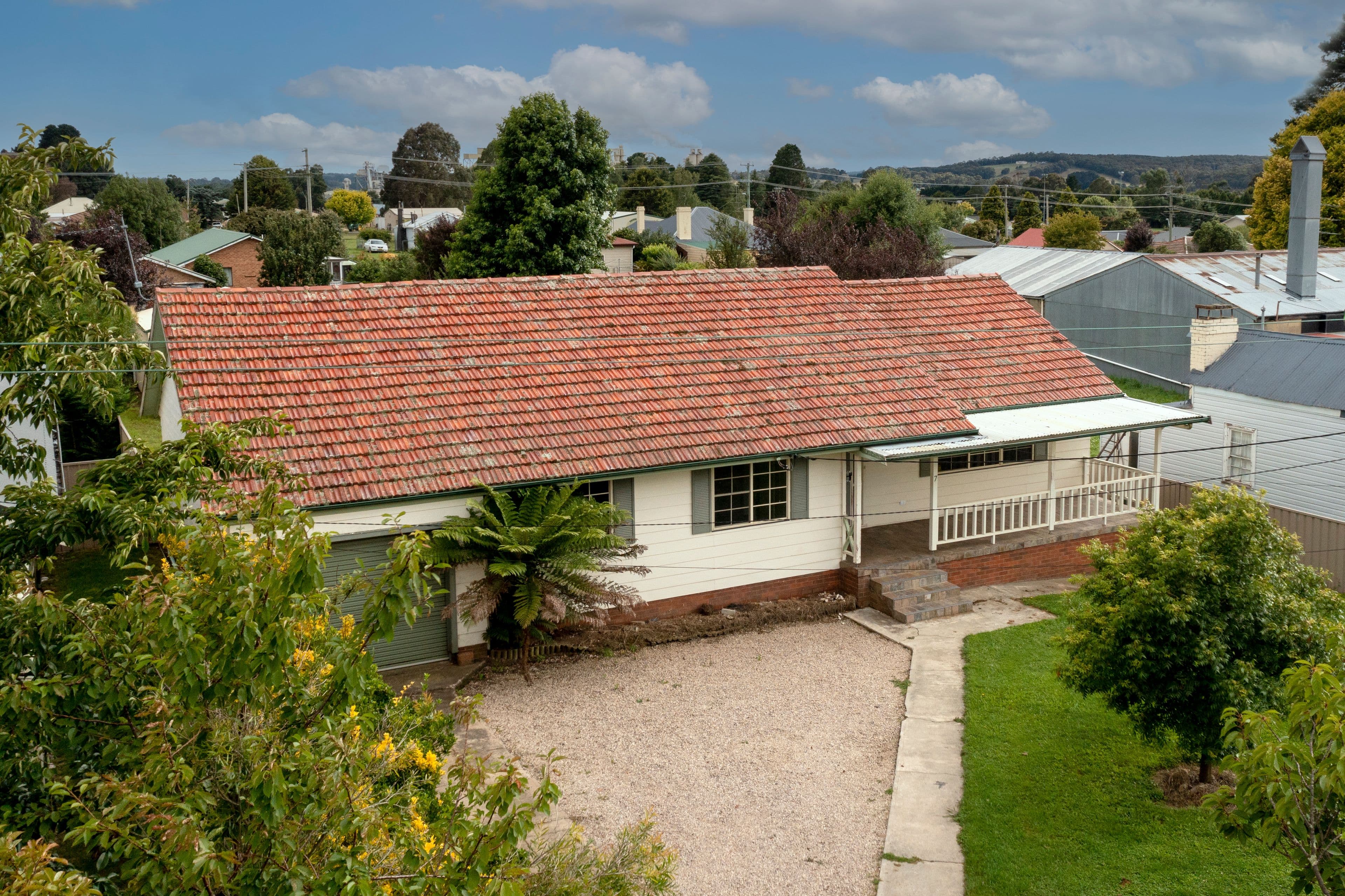 7 Carrington Avenue, Oberon NSW 2787, Oberon - Image 1