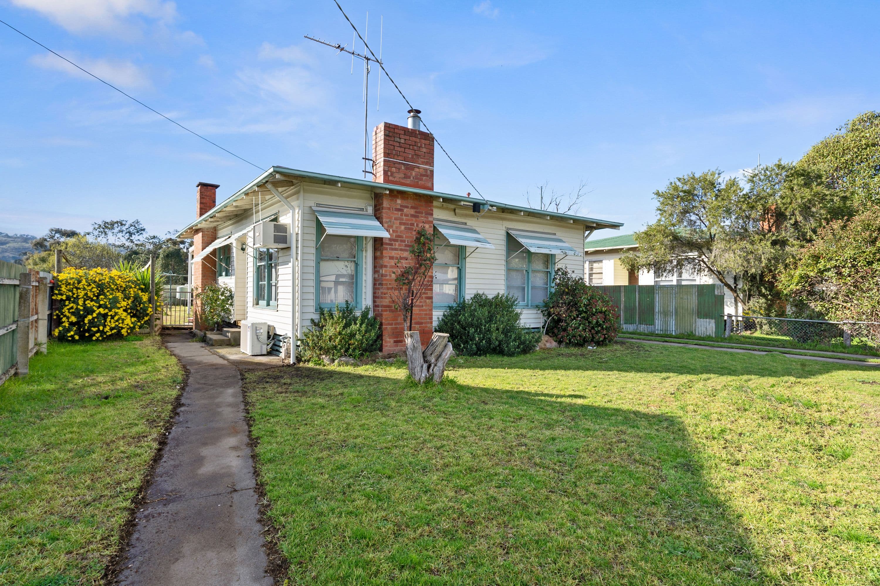 37 Elizabeth Street, Euroa VIC 3666, Euroa - Image 1