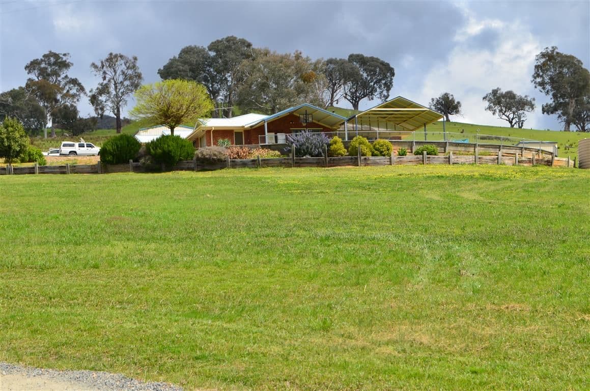 17 Blowering Road, Tumut - Image 1