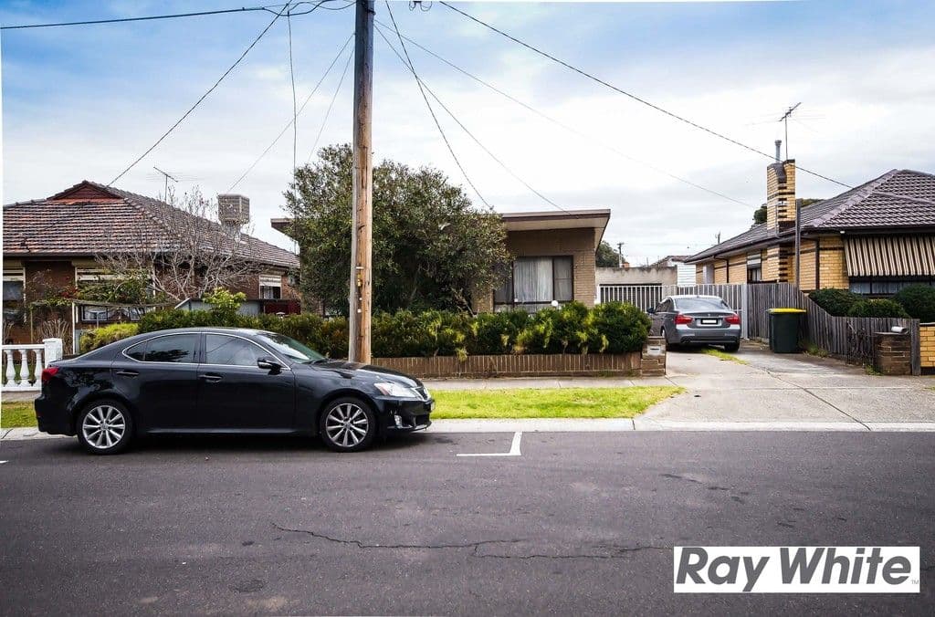39 COLLINS Street, St Albans VIC 3021, St Albans - Image 1