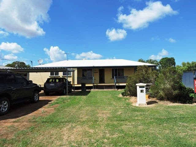 24 Bedford Street, Blackall QLD 4472, Blackall - Image 1