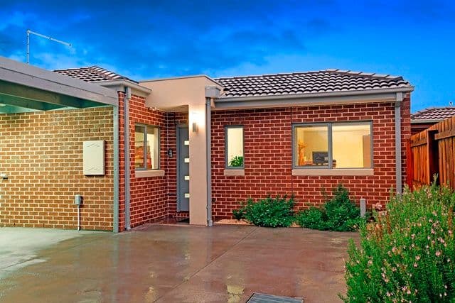 60 Leonard Avenue, GLENROY VIC 3046, Glenroy - Image 1
