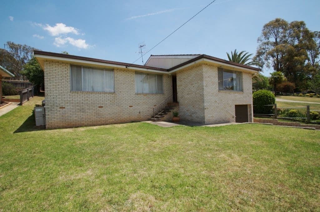 8 Curtis Street, Armidale NSW 2350, Armidale - Image 1