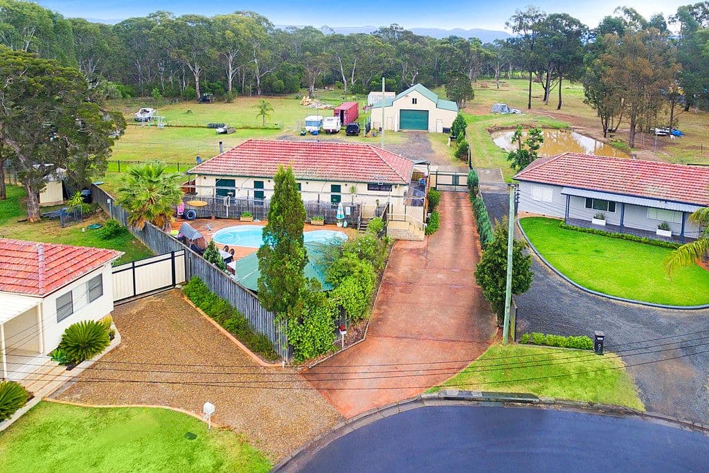 6 Warrina Place, Londonderry - Image 1