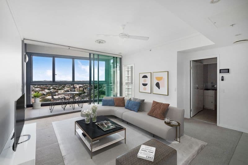 8 Harbour Road, Hamilton - Image 1