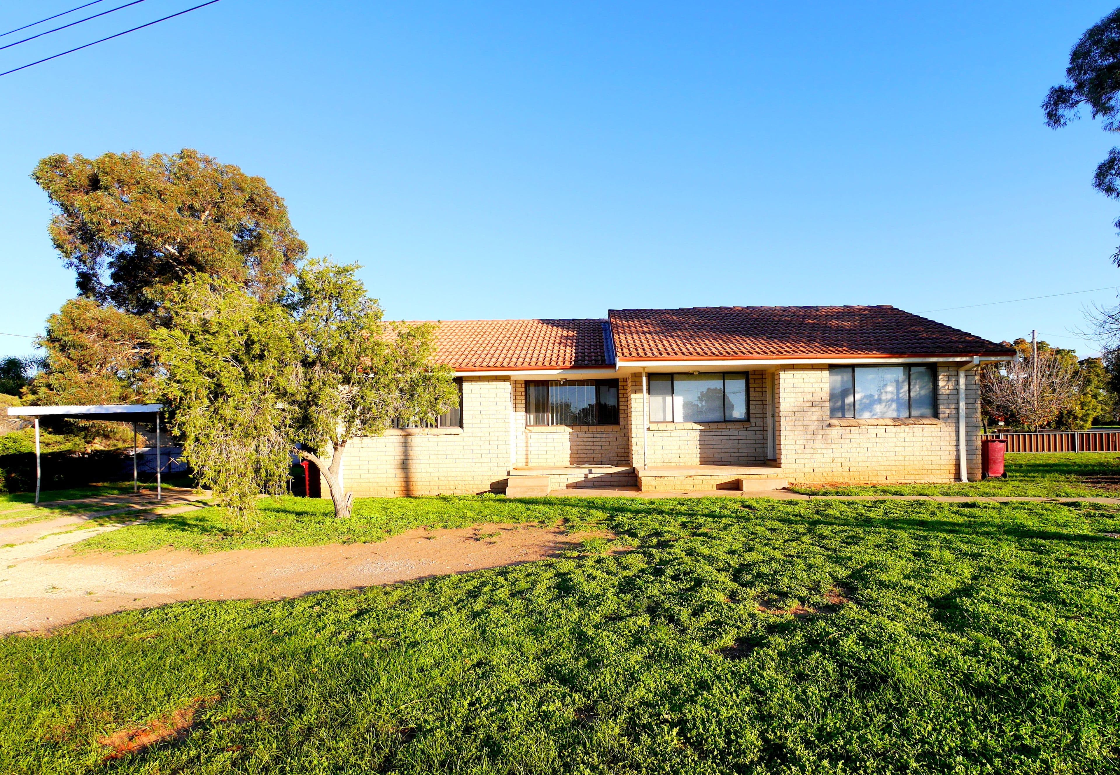 28 Hartley Street, Cowra - Image 1