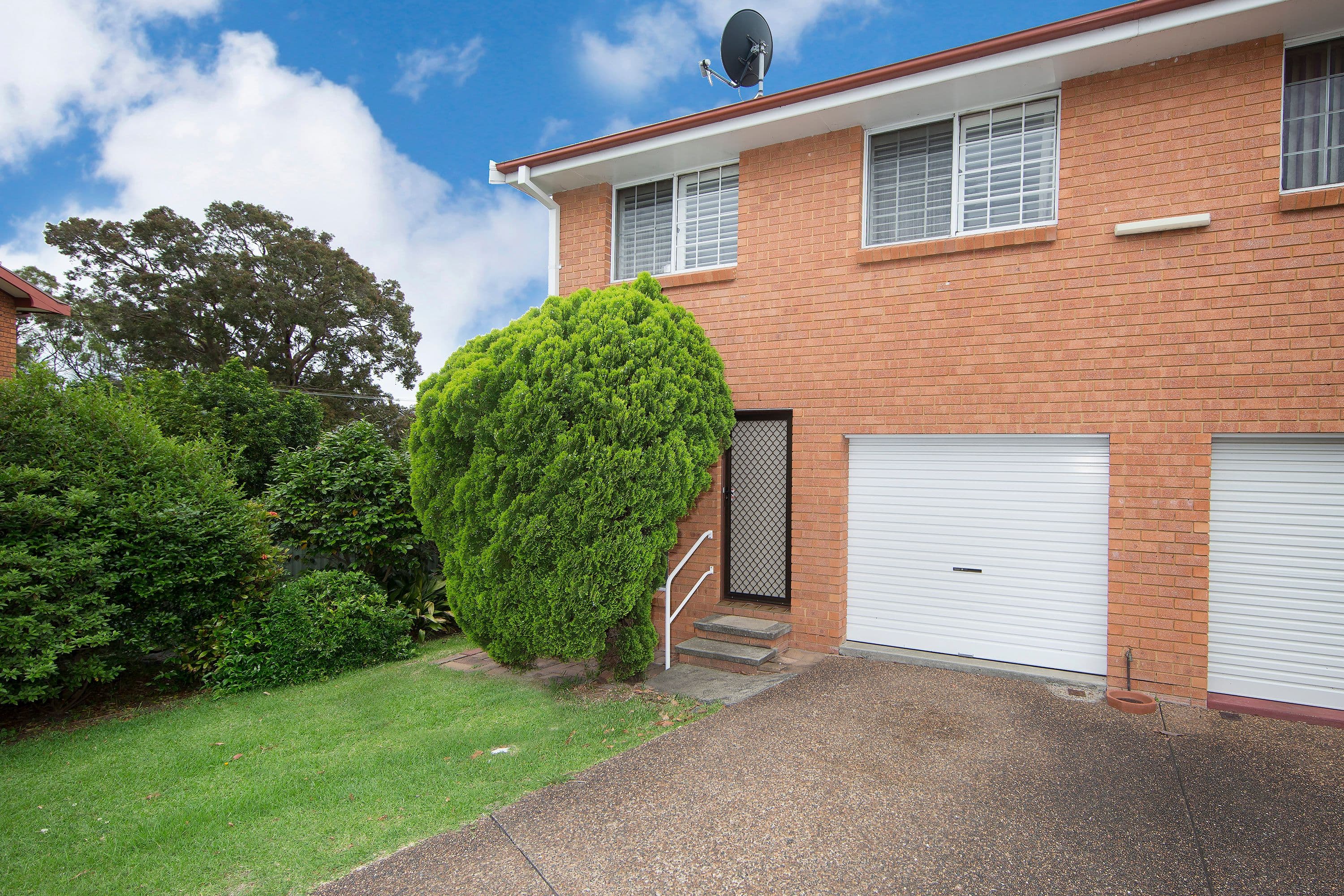 1 Suncrest Parade, Gorokan - Image 1