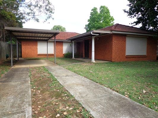 4 Melbourne Road, ST JOHNS PARK NSW 2176, St Johns Park - Image 1