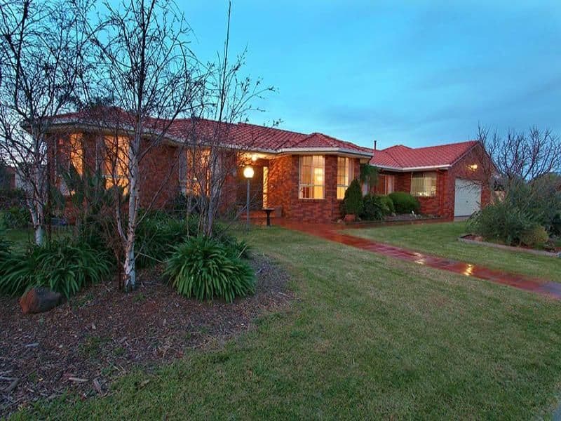 2 Galloway Court, TAYLORS LAKES VIC 3038, Taylors Lakes - Image 1